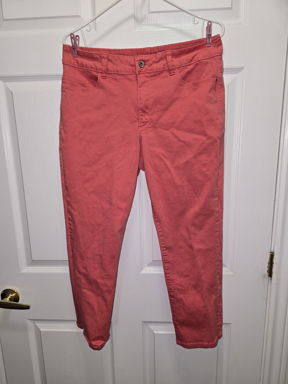 Cropped Slim Ankle Pants in Coral